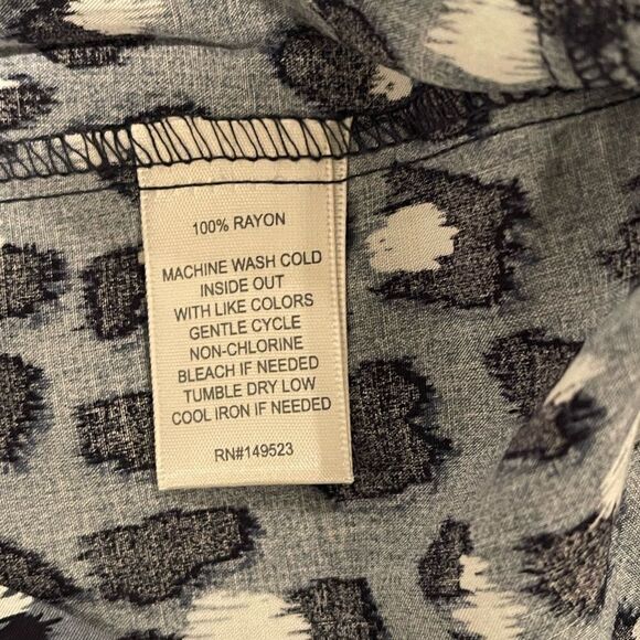 Alexander Jordan Long Sleeve Leopard Print Blouse. Size:Med Color:Animal Print - Picture 8 of 10